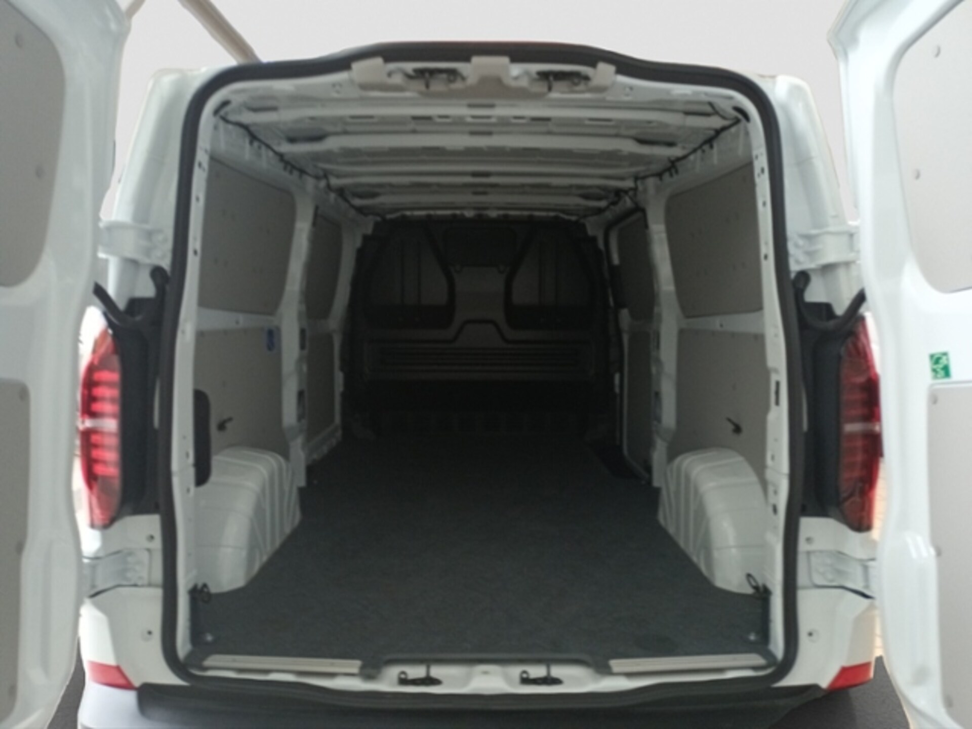 Volkswagen Transporter Kasten langer Radstand