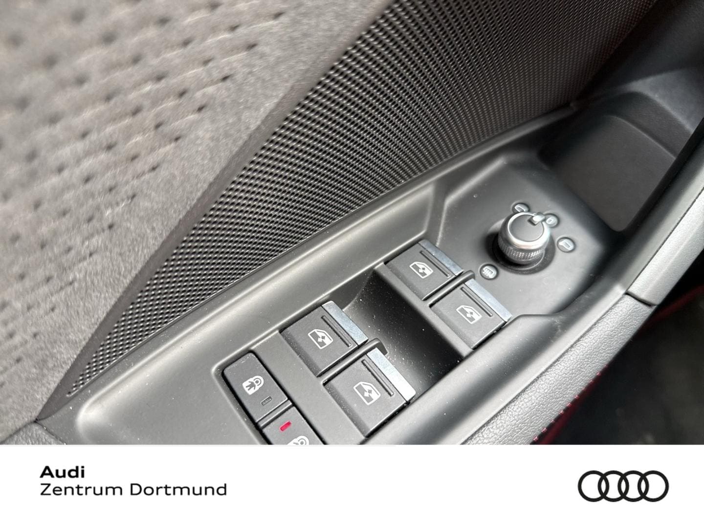 Bild über Audi S3 Sportback TFSI quattro S tronic - für weitere Informationen kontaktieren Sie den Audi Partner