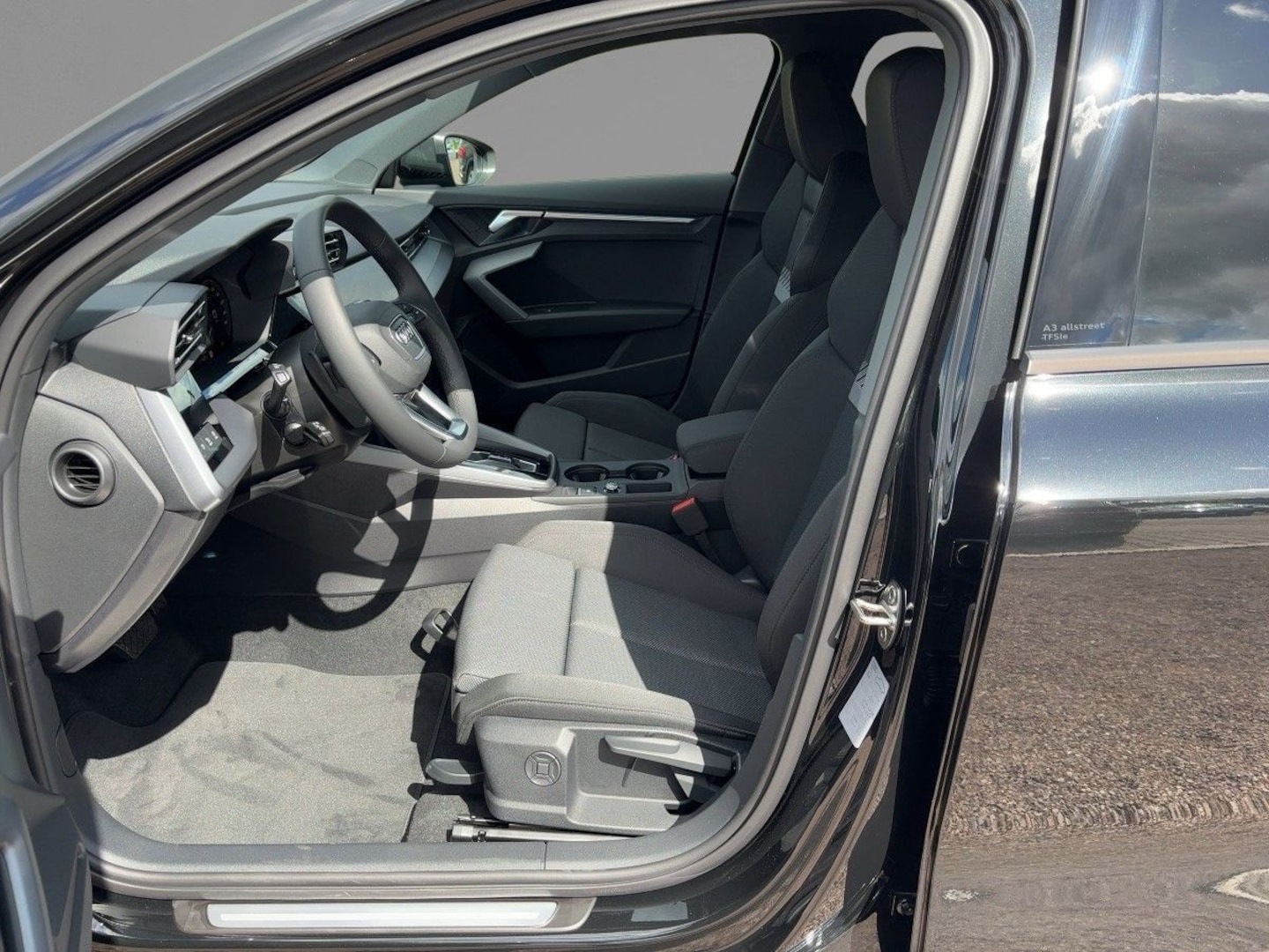 Bild über Audi A3 allstreet TFSI e 40 TFSI e S tronic - für weitere Informationen kontaktieren Sie den Audi Partner