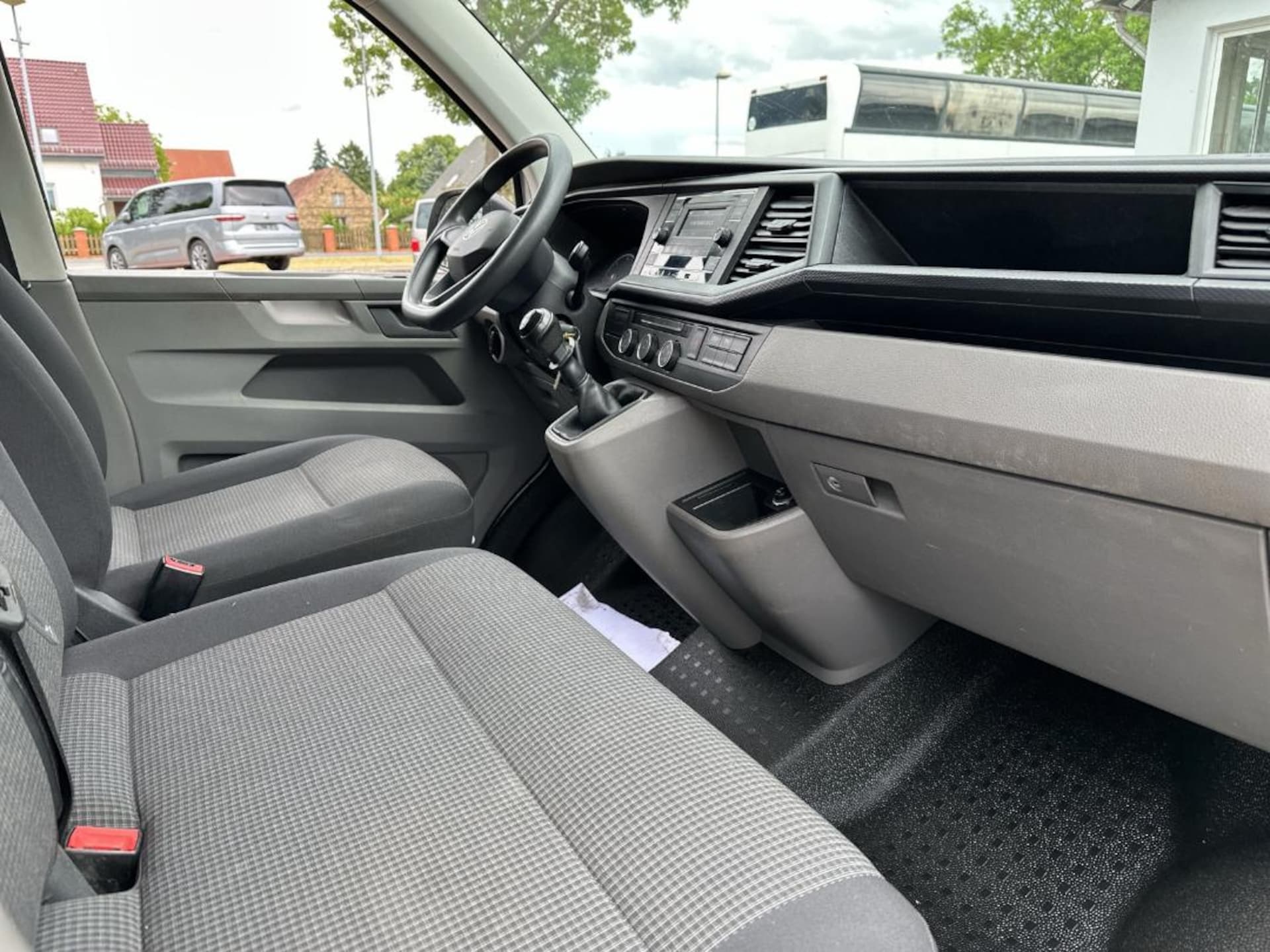 Volkswagen T6.1 Transporter Kasten langer Radstand