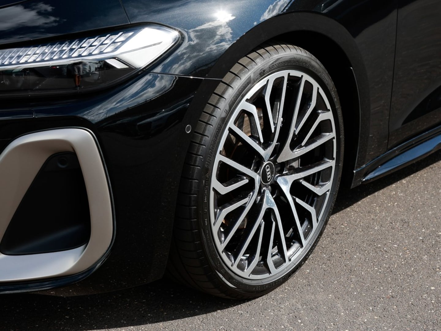 Bild über Audi A5 Avant TFSI 150 kW S tronic - für weitere Informationen kontaktieren Sie den Audi Partner