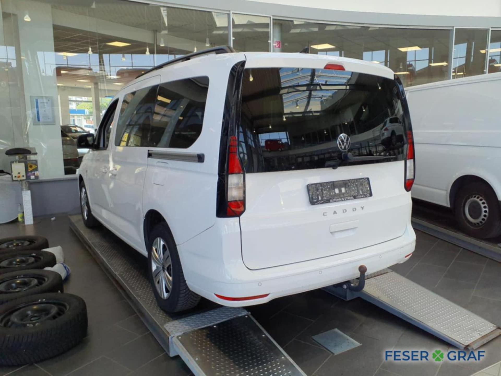 Volkswagen Caddy Maxi Basis-Modell