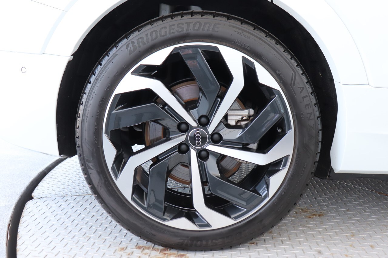 Image about Audi Q8 e-tron 55 e-tron S line