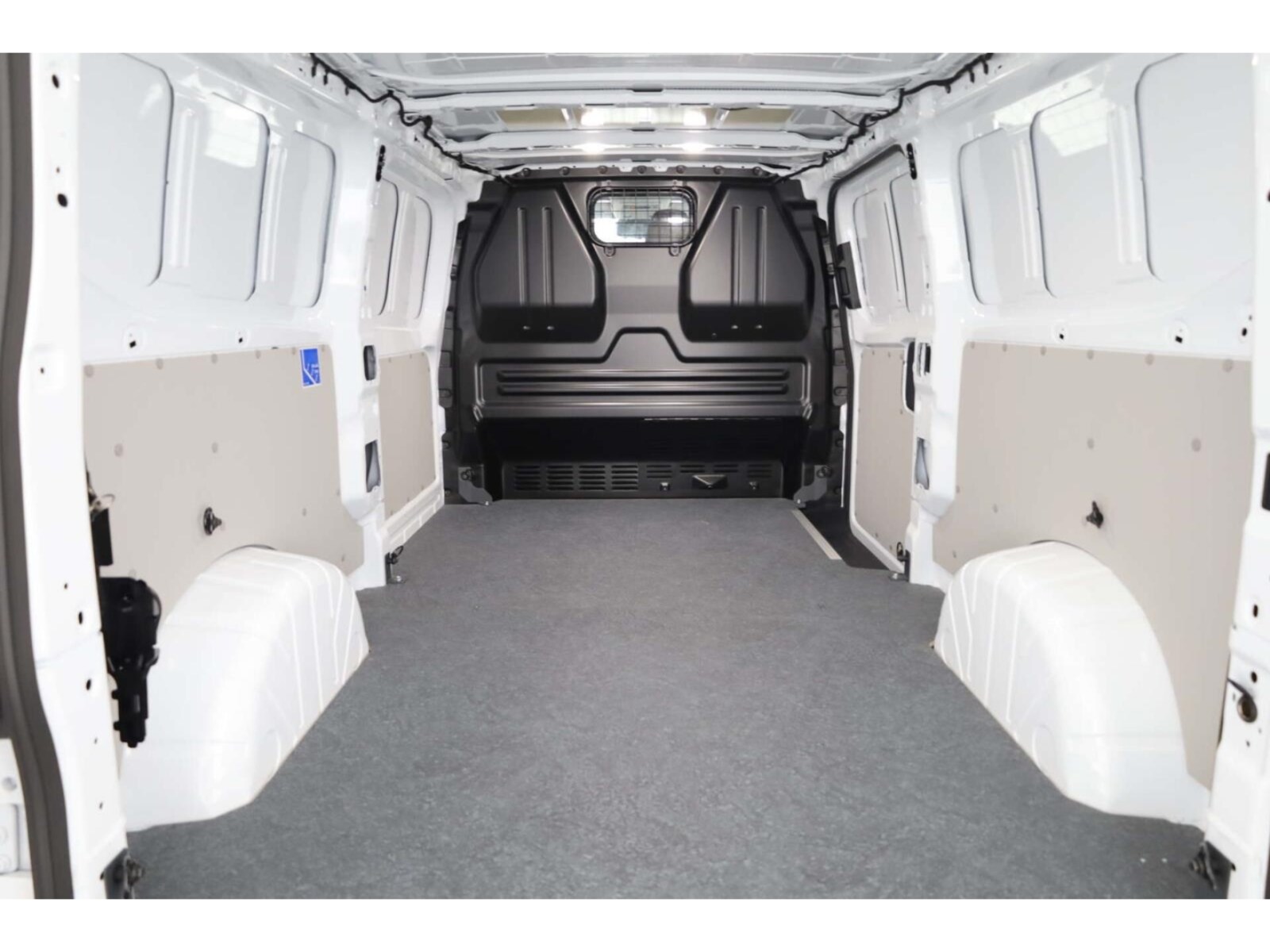 Volkswagen Transporter Kasten langer Radstand – Bild 11