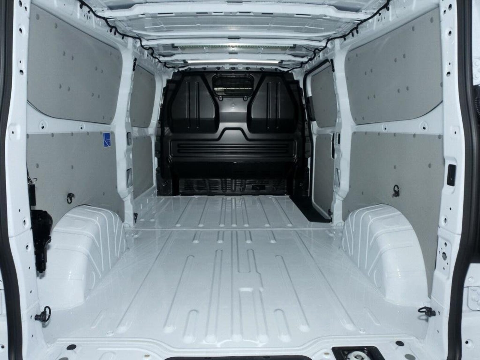 Volkswagen Transporter Kasten langer Radstand – Bild 8
