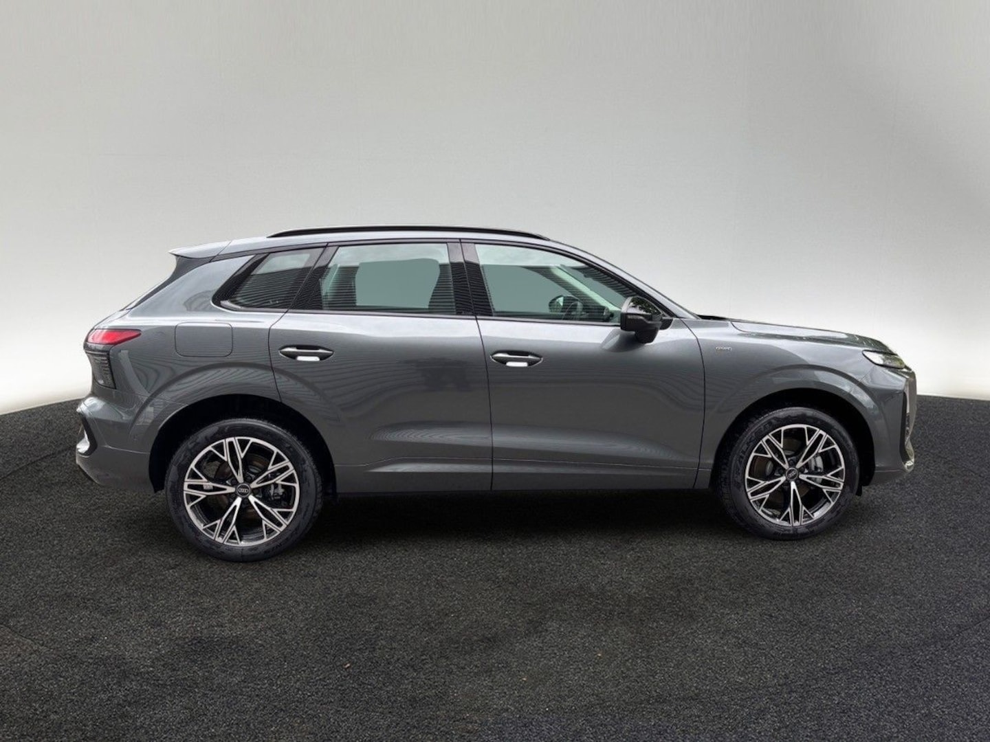 Bild über Audi Q3 SUV e-hybrid e-hybrid 200 kW S tronic - für weitere Informationen kontaktieren Sie den Audi Partner