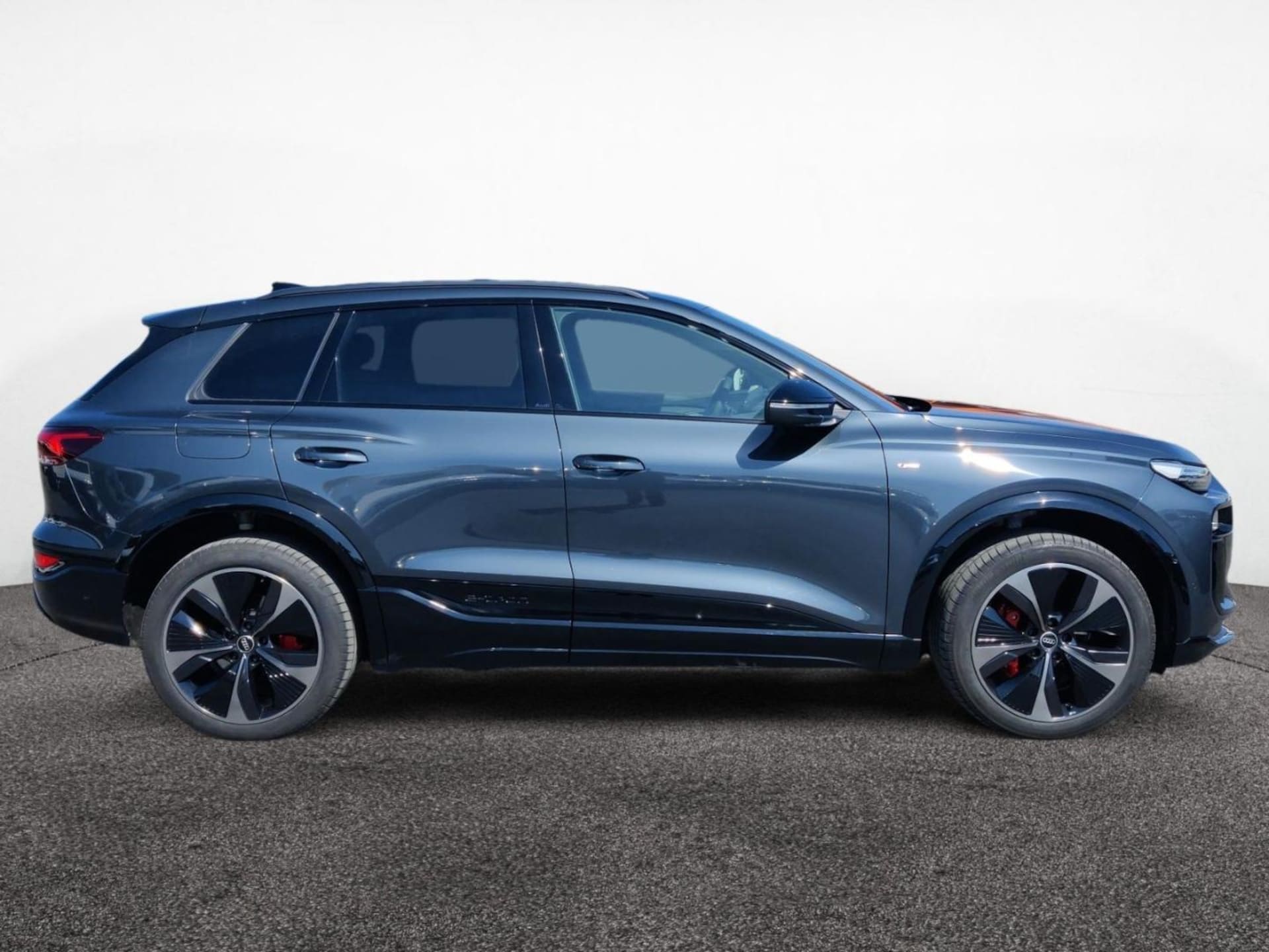 Audi Q6 SUV e-tron