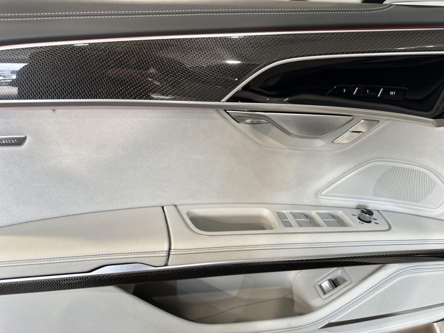 Bild über Audi S8 TFSI quattro tiptronic - für weitere Informationen kontaktieren Sie den Audi Partner
