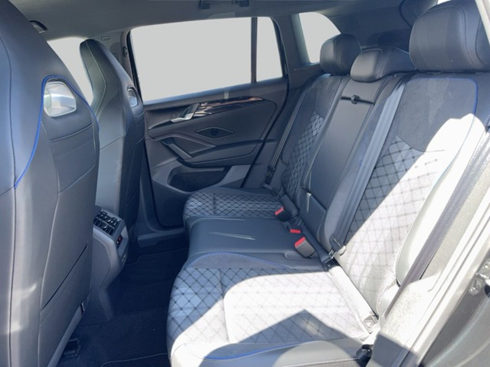 Volkswagen Tiguan – Bild 11