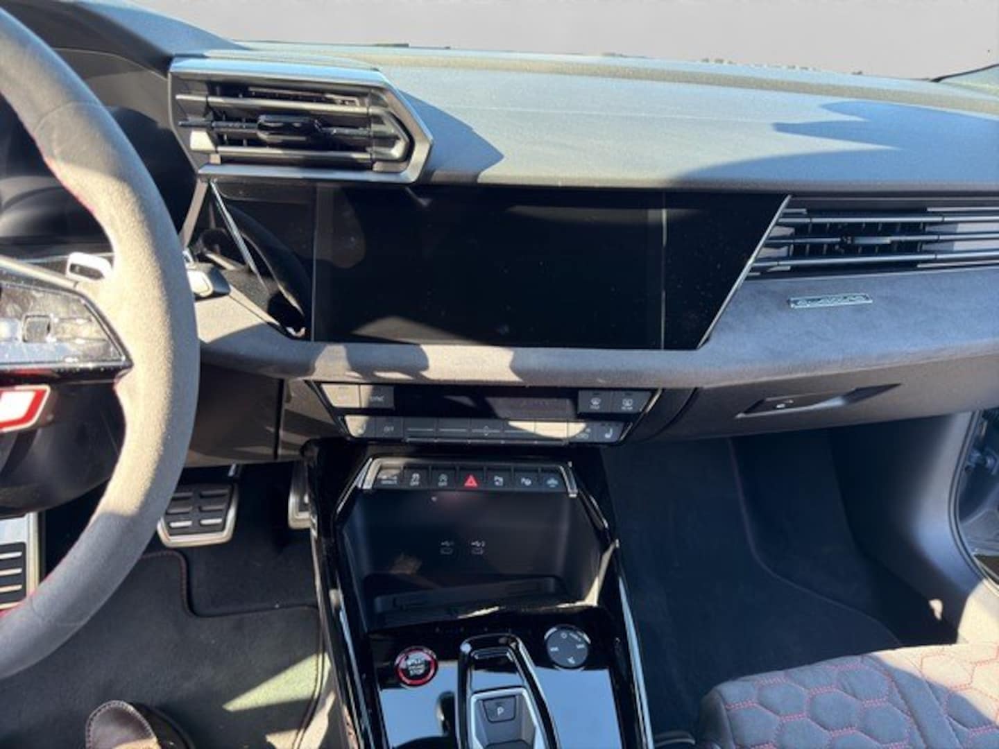 Bild über Audi RS 3 Sportback TFSI quattro 294 kW S tronic - für weitere Informationen kontaktieren Sie den Audi Partner