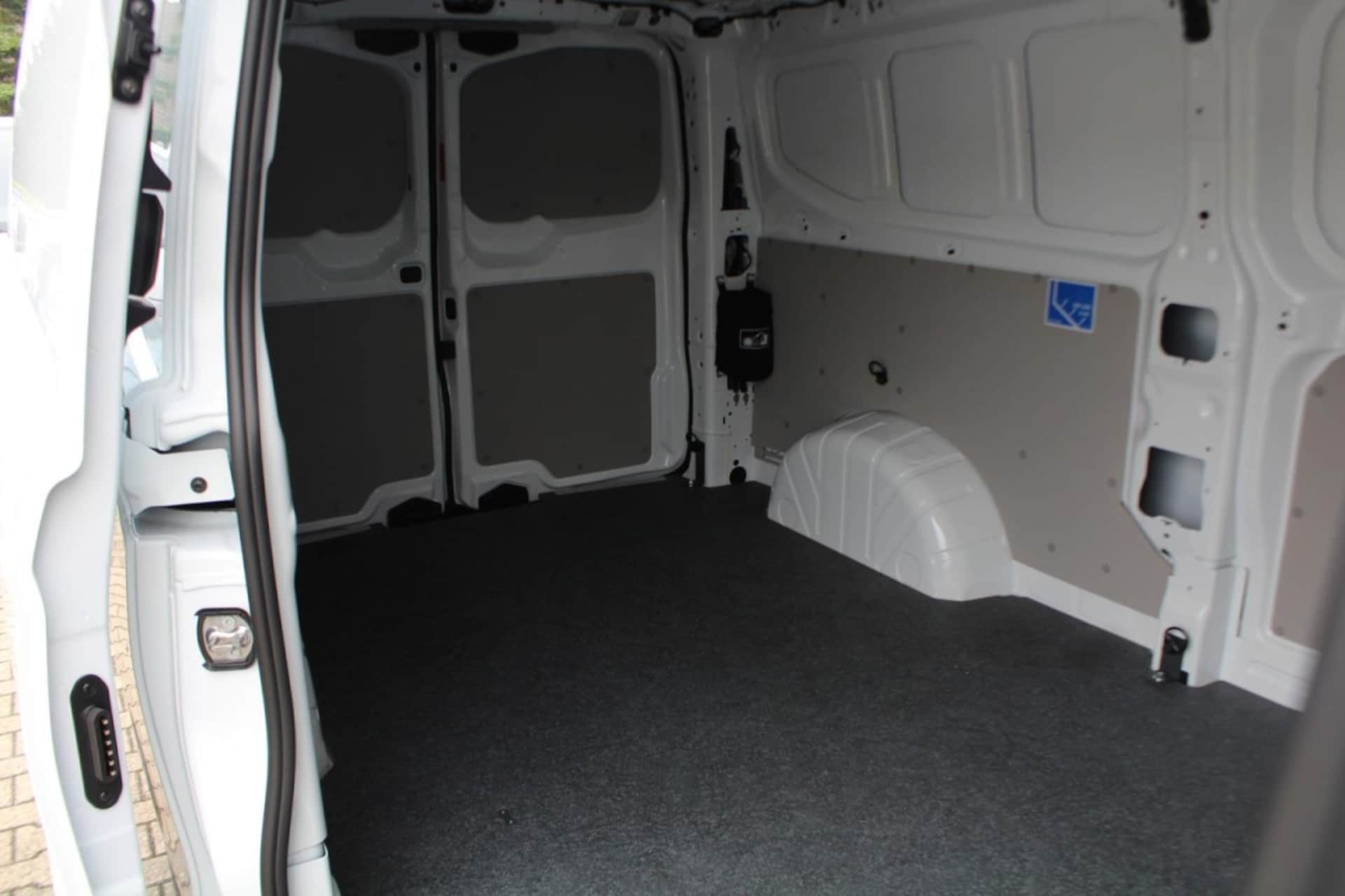 Volkswagen Transporter Kasten langer Radstand
