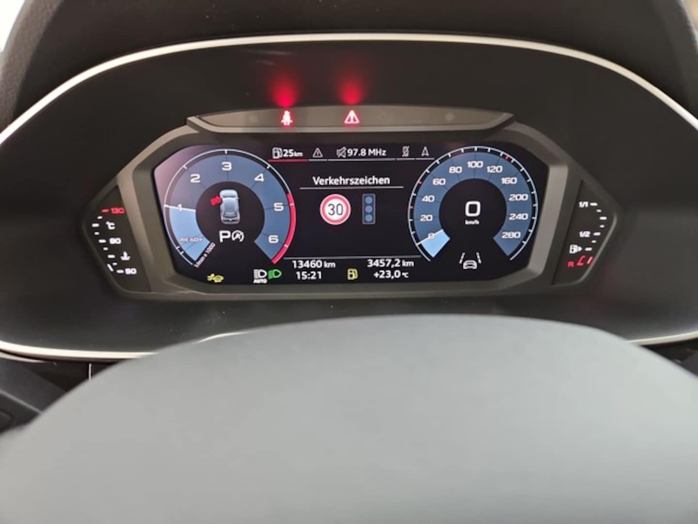 Bild über Audi Q3 TDI 110 kW S tronic - für weitere Informationen kontaktieren Sie den Audi Partner
