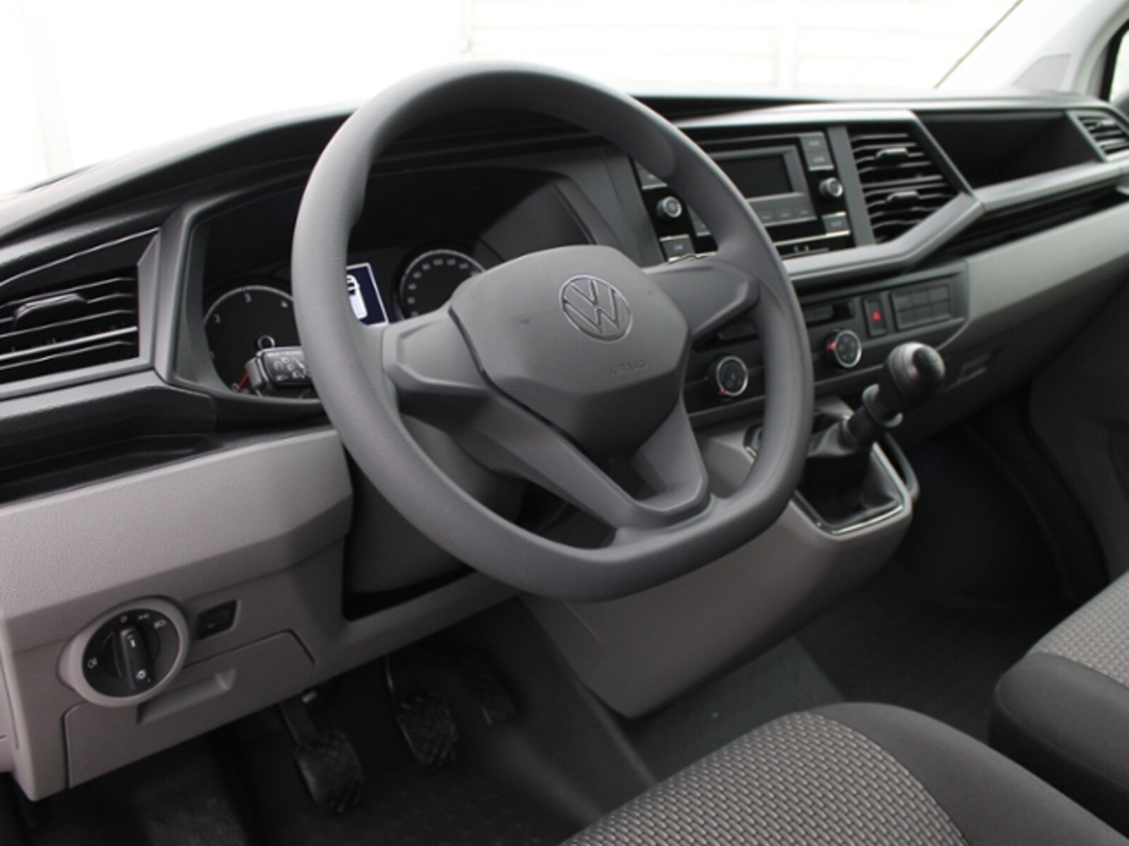 Volkswagen T6.1 Transporter Kasten kurzer Radstand – Bild 9