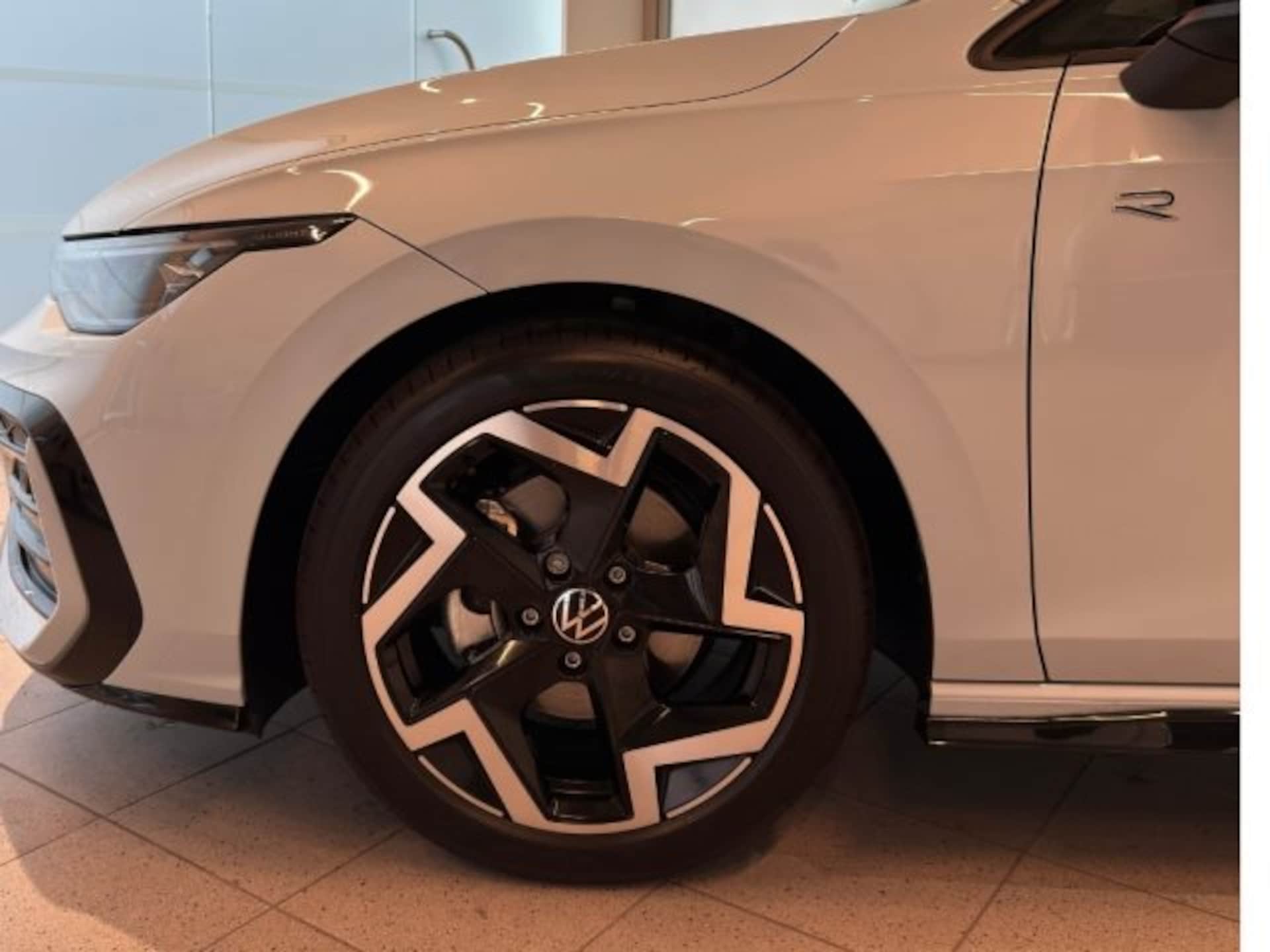 Volkswagen Golf R-Line
