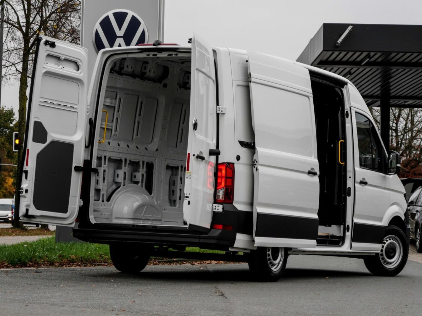 Volkswagen Crafter Kasten mittlerer Radstand – Bild 5