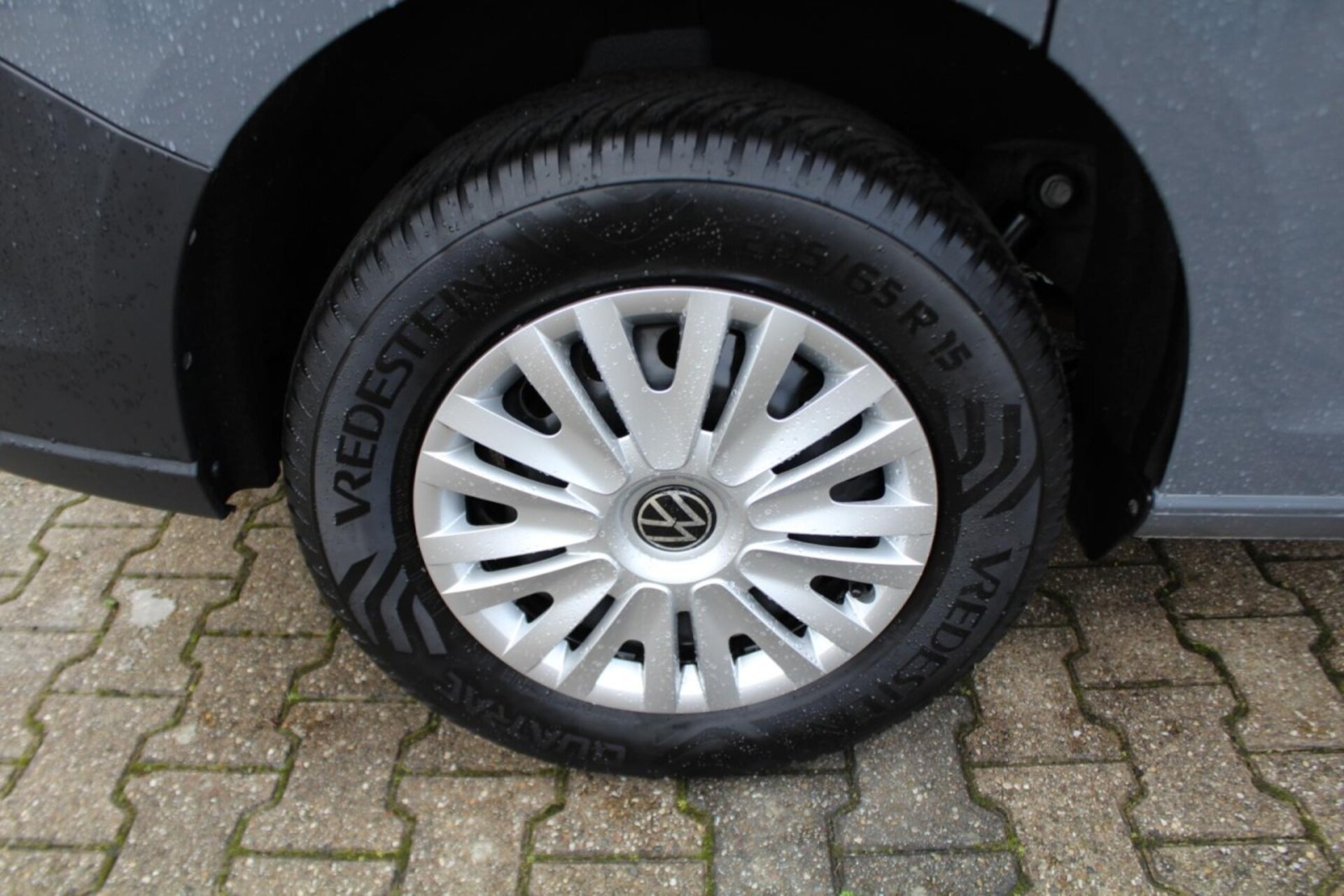 Volkswagen Caddy Basis-Modell