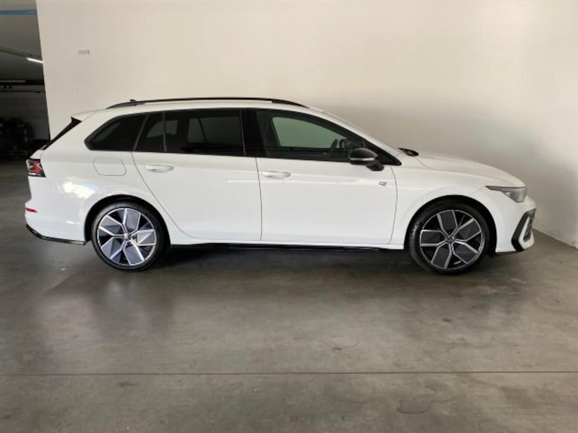 Volkswagen Golf Variant R-Line
