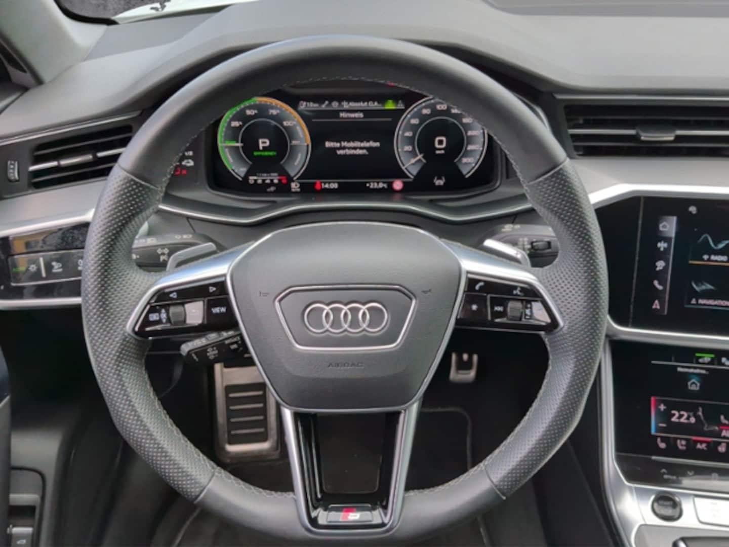Bild über Audi A6 Avant TFSI e S line 55 TFSI e quattro S tronic - für weitere Informationen kontaktieren Sie den Audi Partner