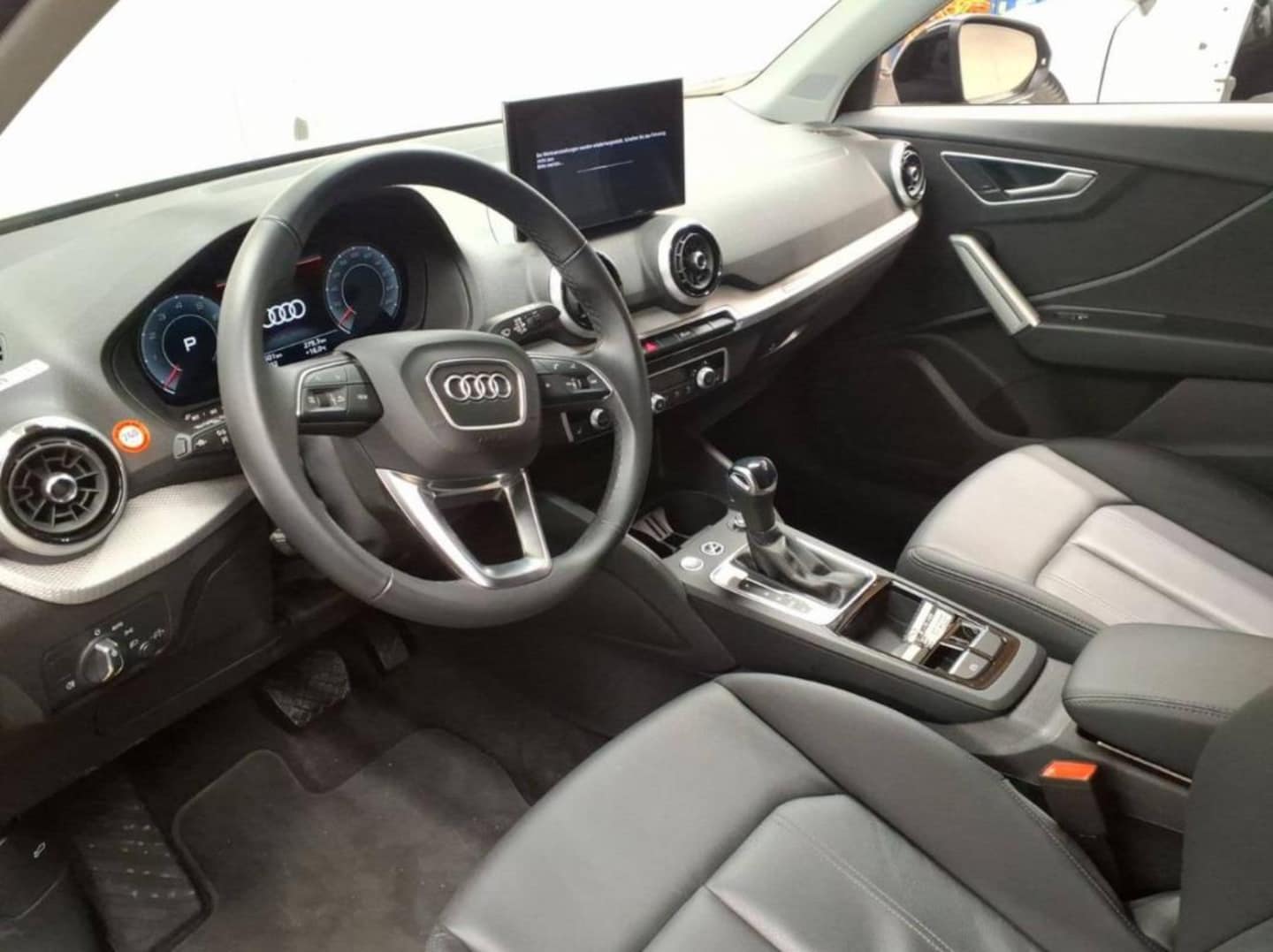 Bild über Audi Q2 S line 35 TFSI S tronic - für weitere Informationen kontaktieren Sie den Audi Partner