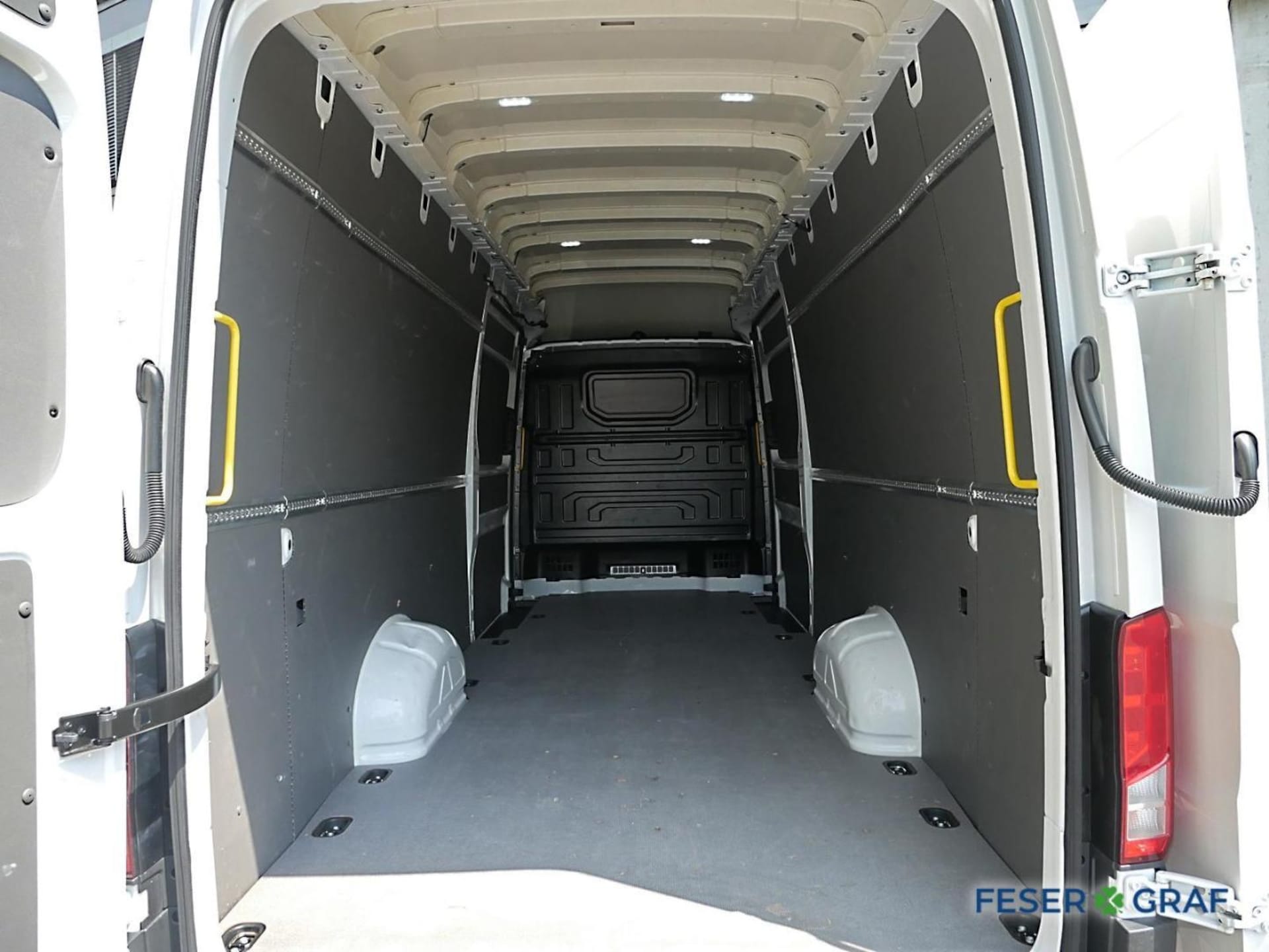 Volkswagen Crafter Kasten langer Radstand