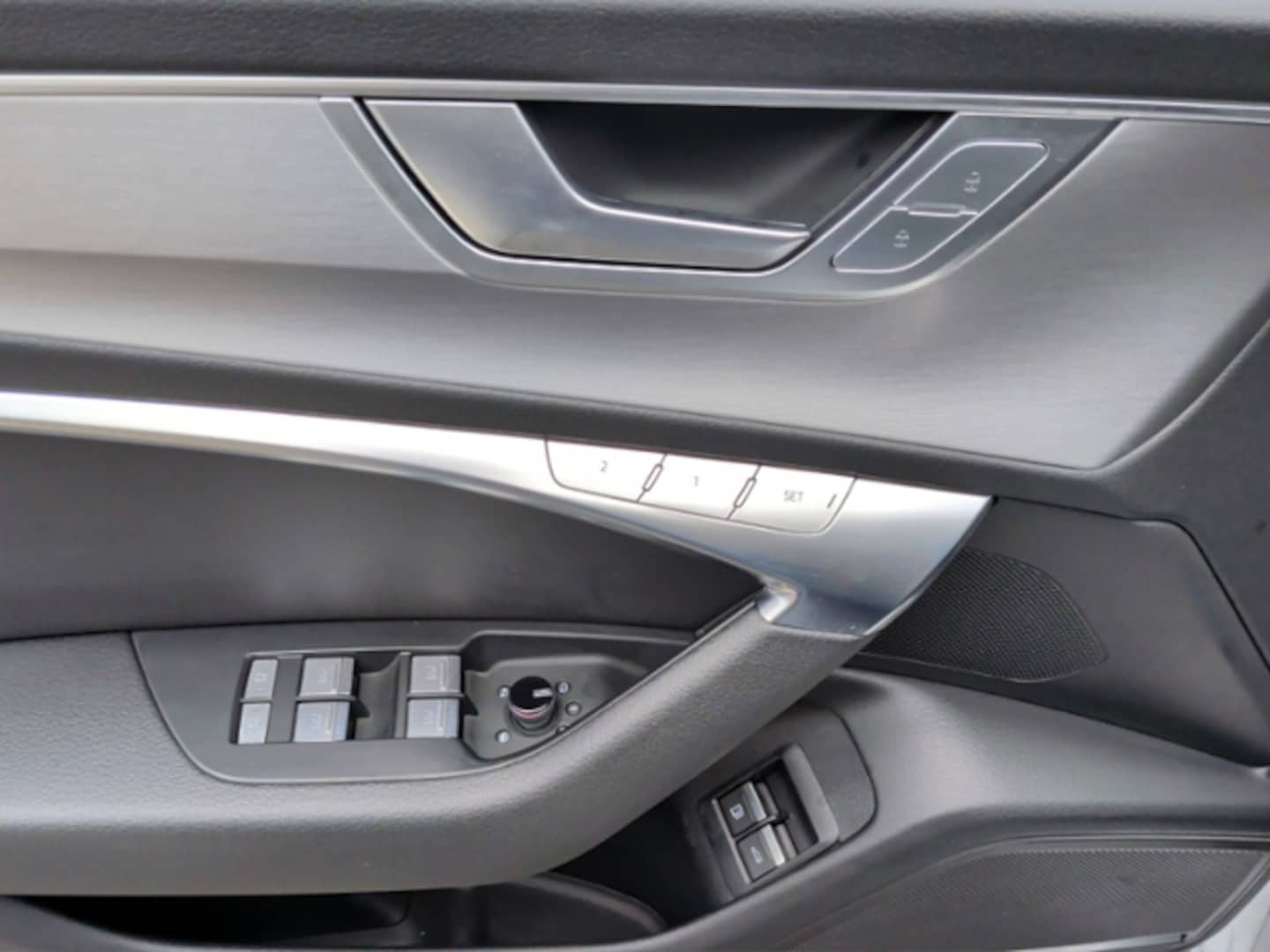 Bild über Audi A6 Avant TFSI e S line 55 TFSI e quattro S tronic - für weitere Informationen kontaktieren Sie den Audi Partner