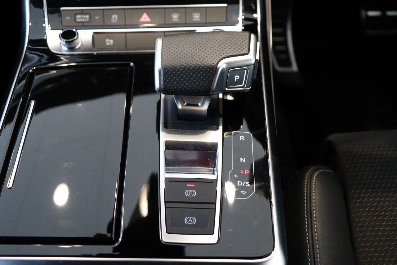 Image about Audi Q8 55 TFSI quattro debut package S line