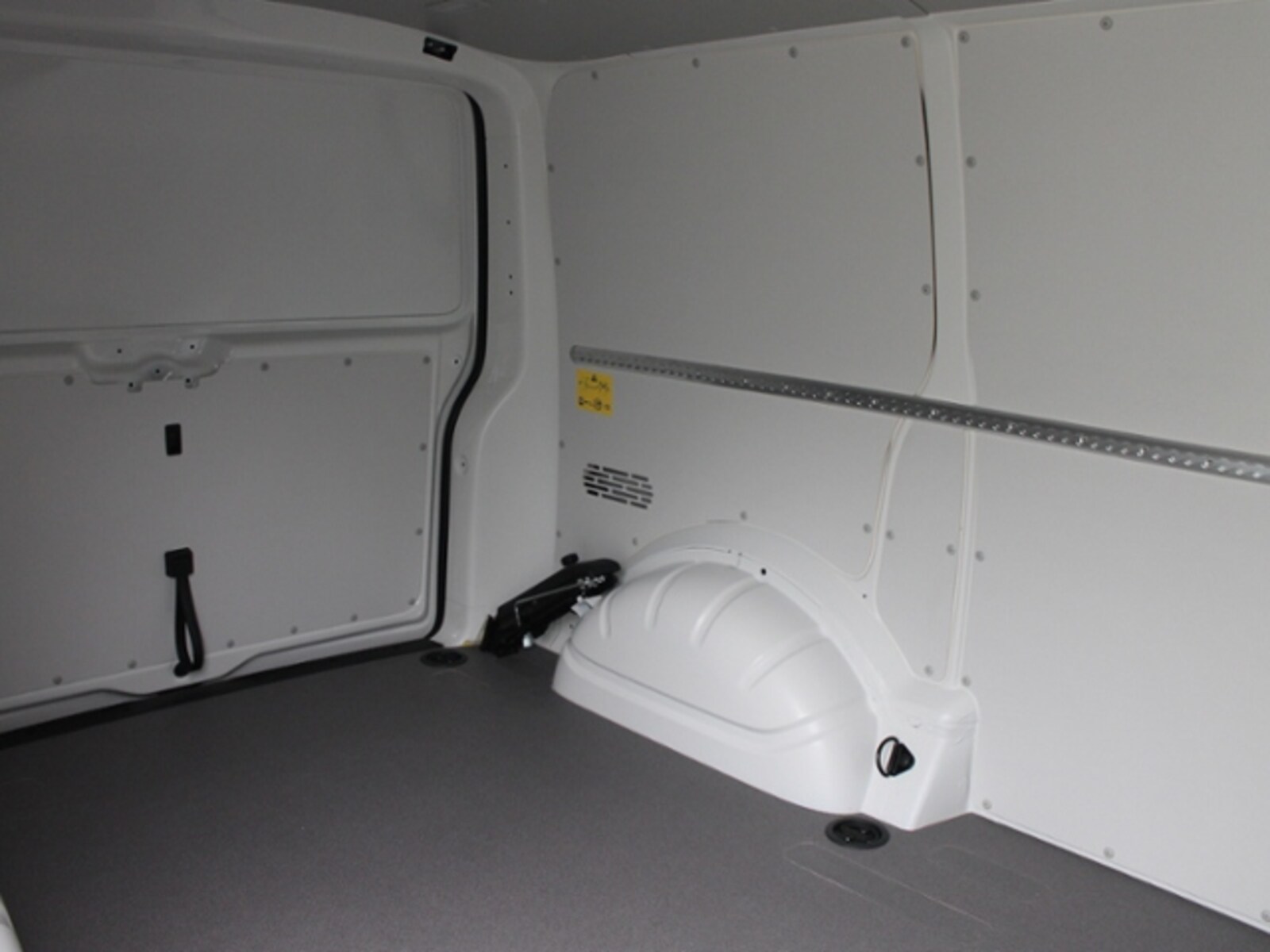 Volkswagen T6.1 Transporter Kasten kurzer Radstand – Bild 12