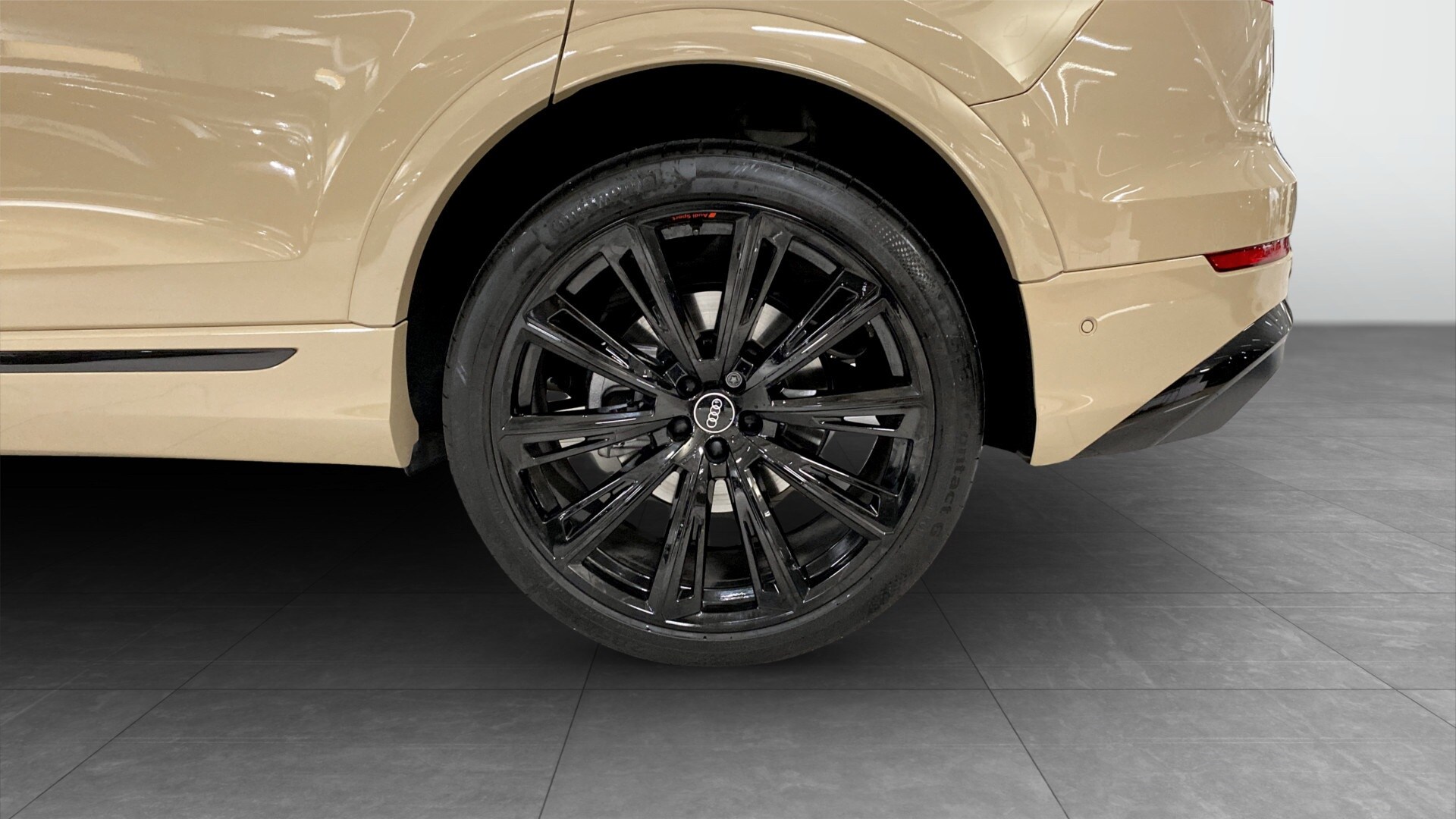 Bild som visar&nbsp;Audi Q8 SUV&nbsp;Q8 SUV 50 TDI quattro 286 hk tiptronic - för mer information kontakta din Audi Partner