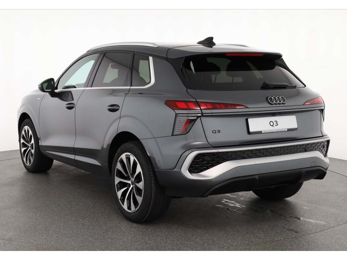 Bild über Audi Q3 SUV TFSI 110 kW S tronic - für weitere Informationen kontaktieren Sie den Audi Partner