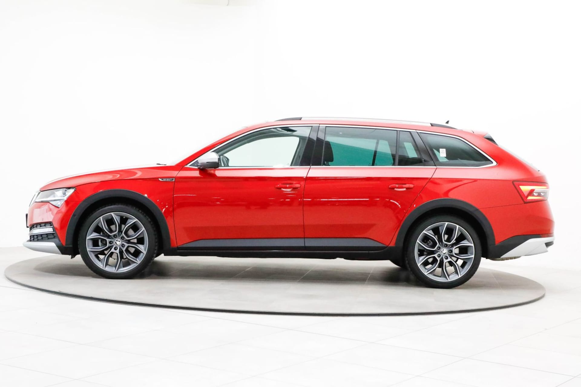 Skoda Superb Combi Scout