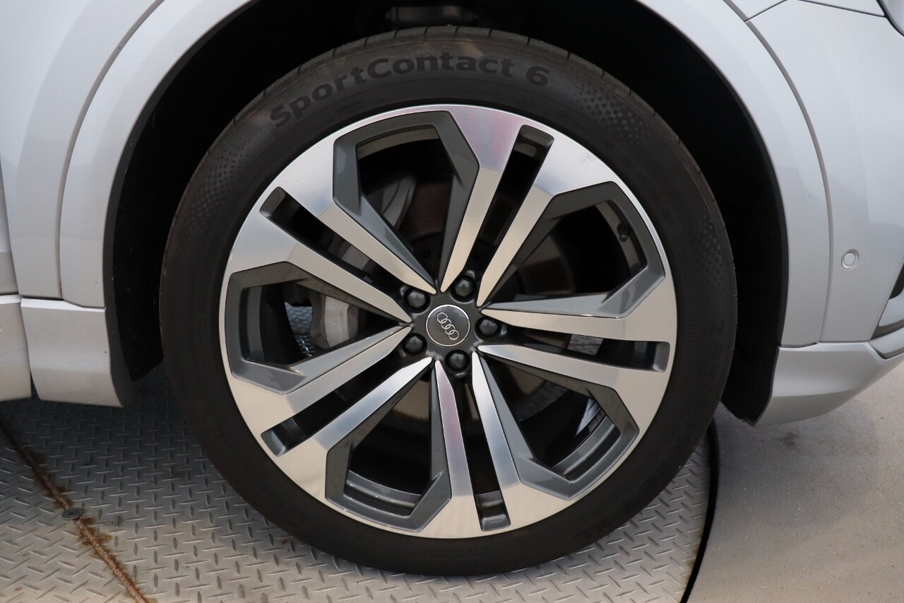 Image about Audi Q8 55 TFSI quattro debut package S line