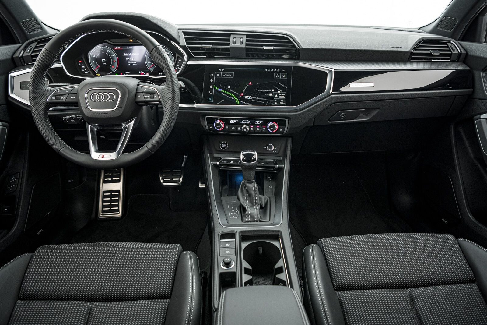 Image about Audi Q3 S line 45 TFSI quattro S tronic
