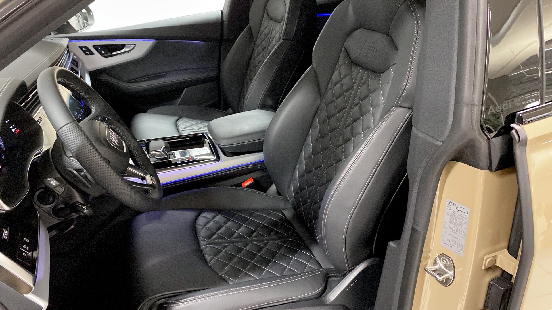 Bild som visar&nbsp;Audi Q8 SUV&nbsp;Q8 SUV 50 TDI quattro 286 hk tiptronic - för mer information kontakta din Audi Partner