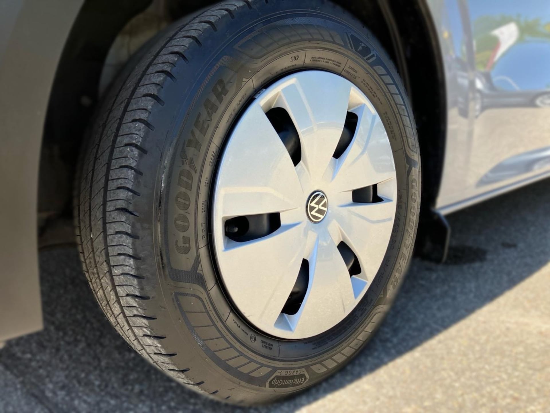 Volkswagen Transporter Kasten langer Radstand