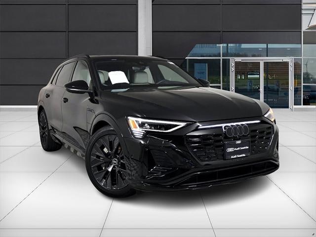 Photo of 2024 Audi Q8 e-tron
