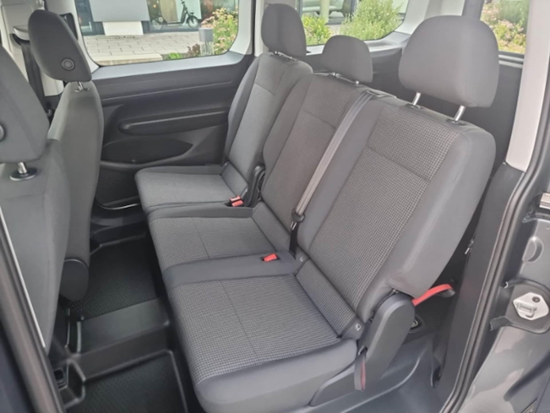 Volkswagen Caddy Maxi Basis-Modell
