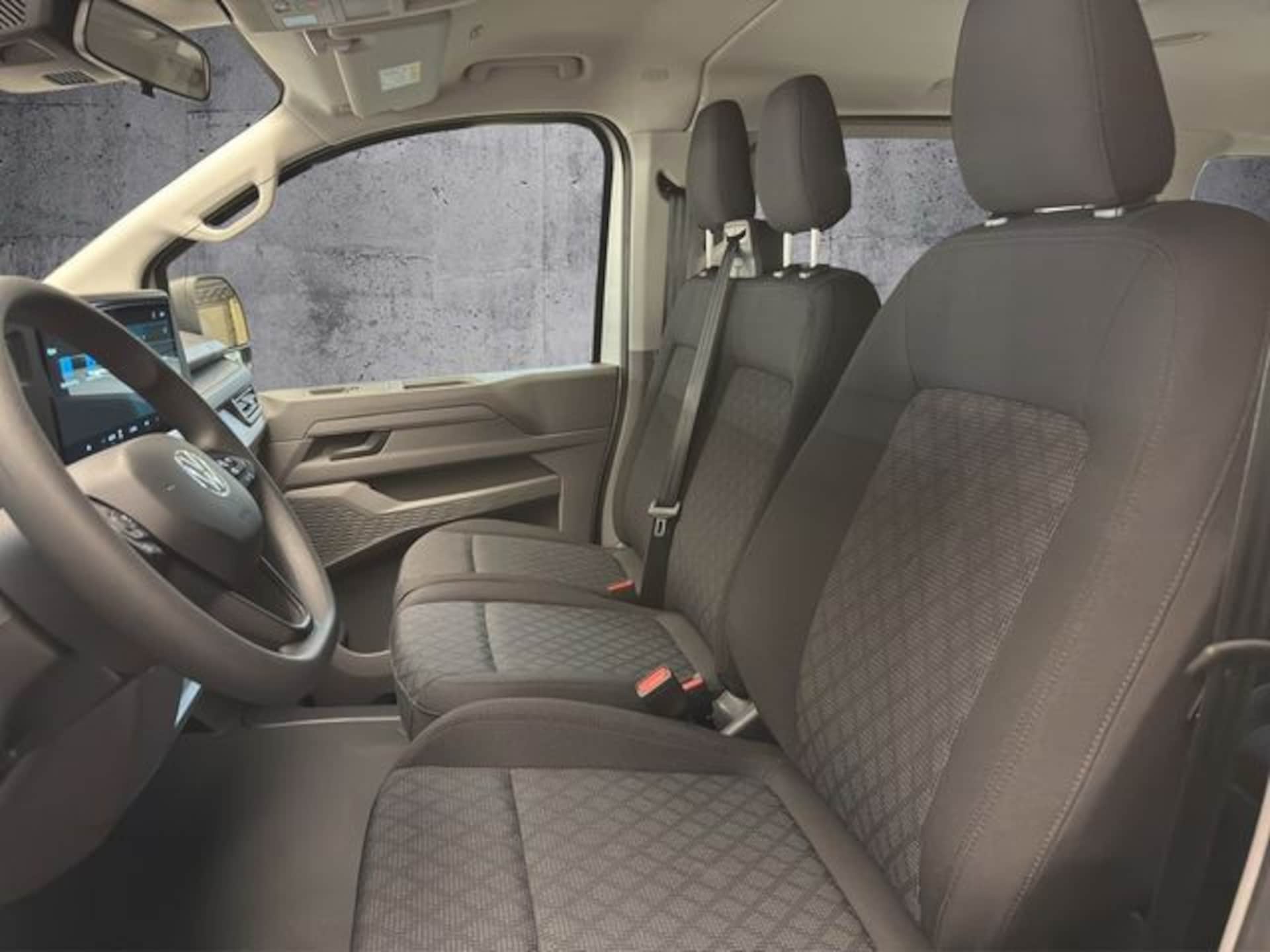 Volkswagen Transporter Kombi langer Radstand
