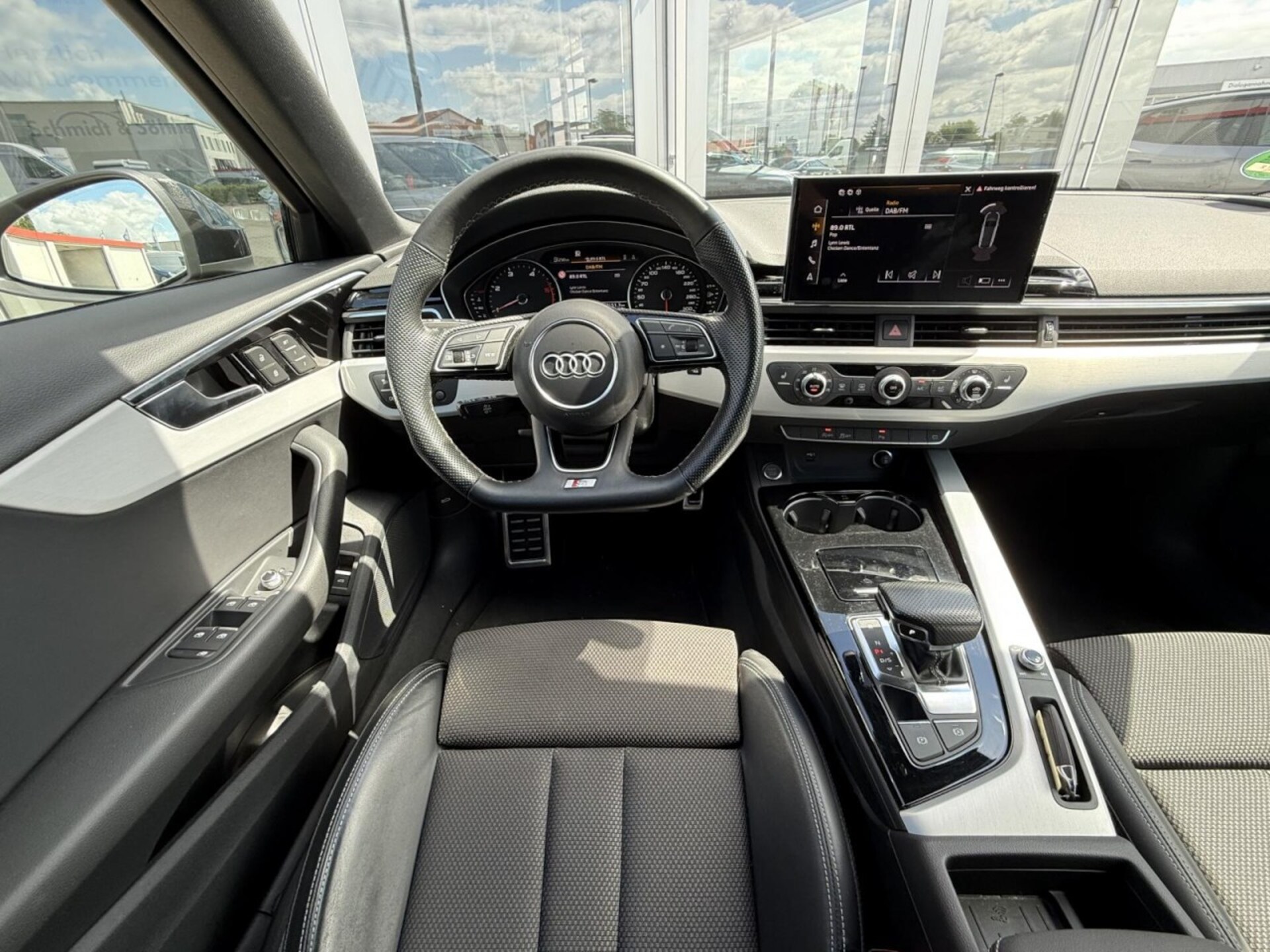 Audi A4 Avant S line