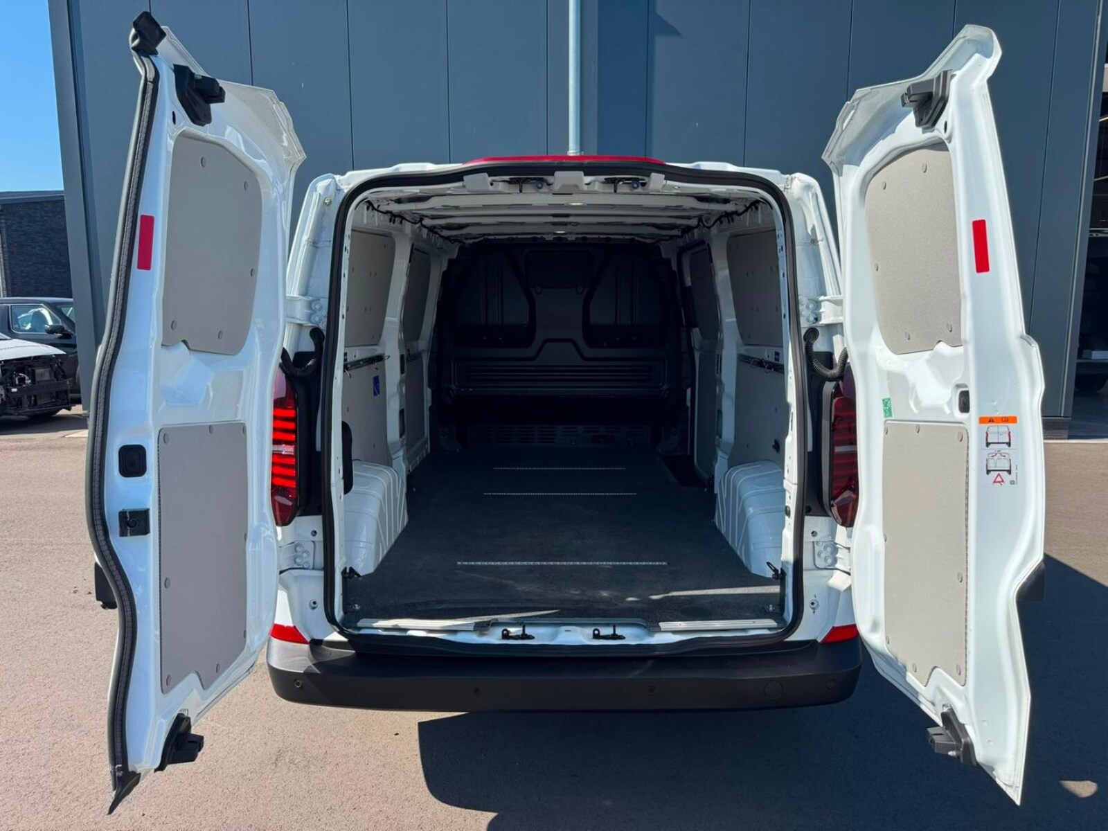 Volkswagen Transporter Kasten langer Radstand – Bild 22
