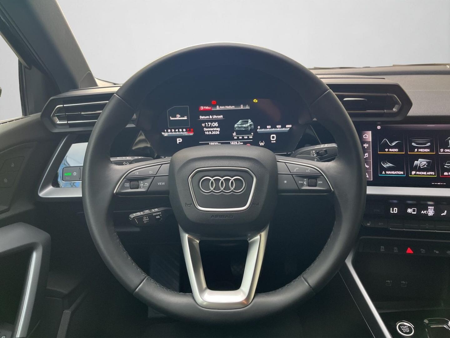 Bild über Audi A3 Sportback S line 30 TFSI S tronic - für weitere Informationen kontaktieren Sie den Audi Partner