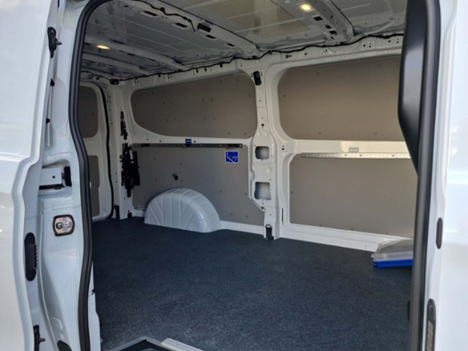 Volkswagen Transporter Kasten langer Radstand