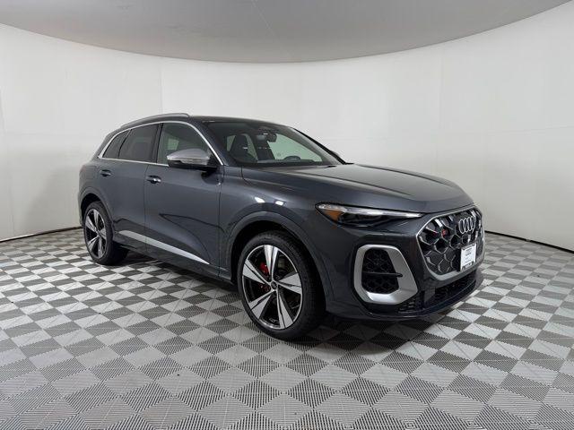 2026 Audi SQ5 Premium Plus quattro's photo