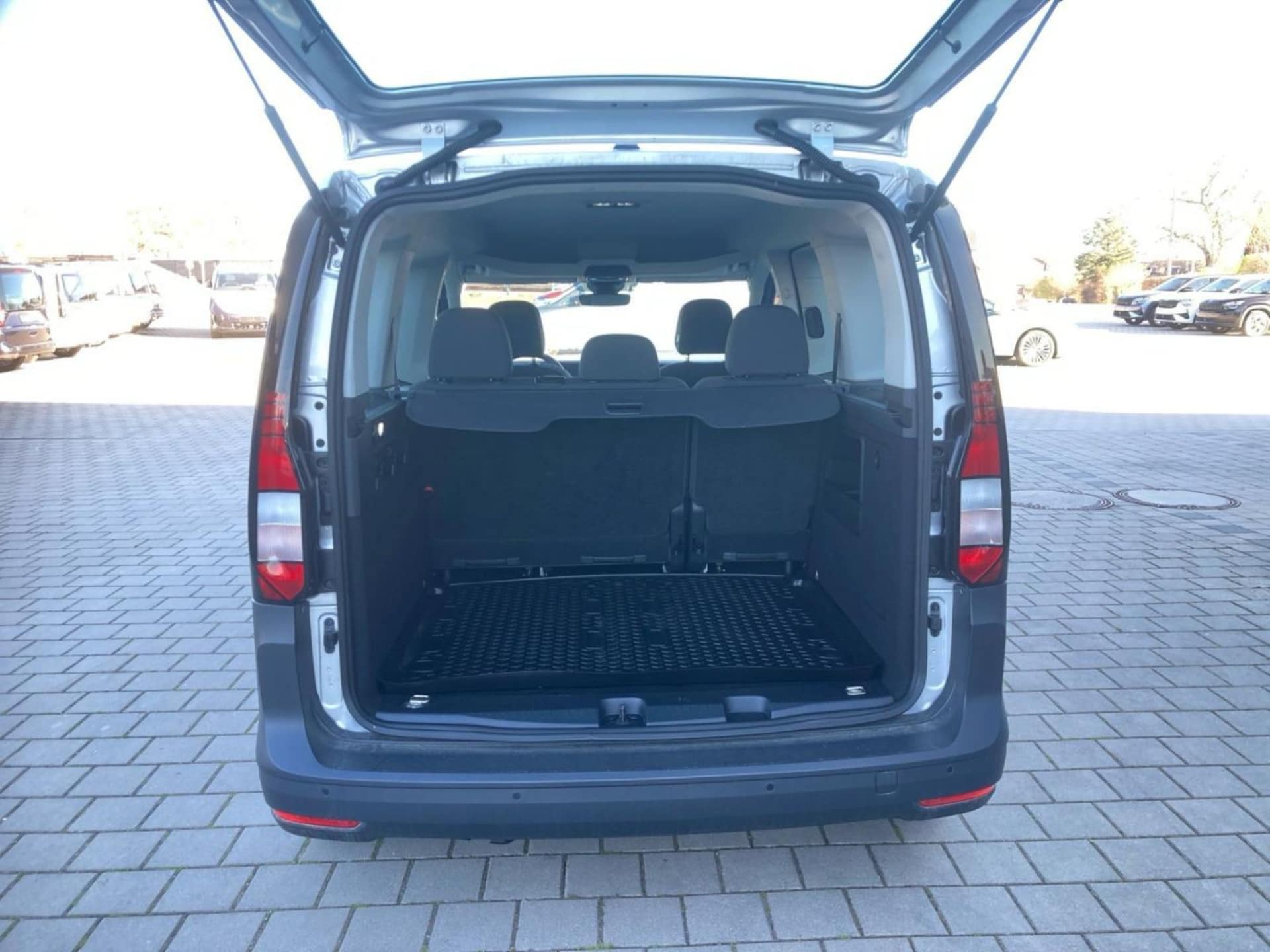 Volkswagen Caddy Kombi Basis-Modell
