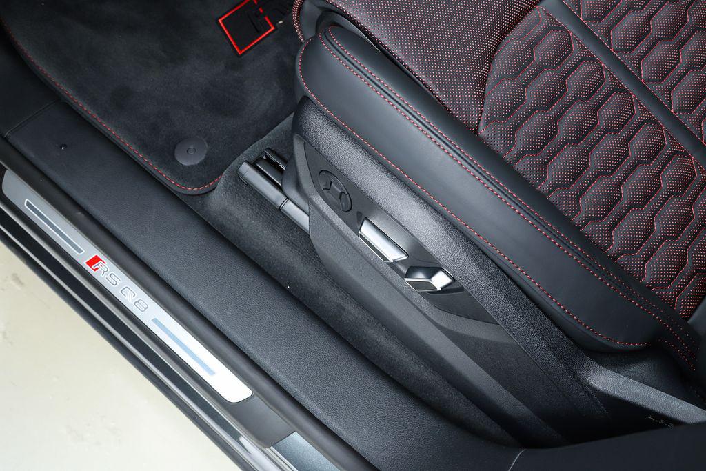2026 Audi RS Q8 Base - Photo 43