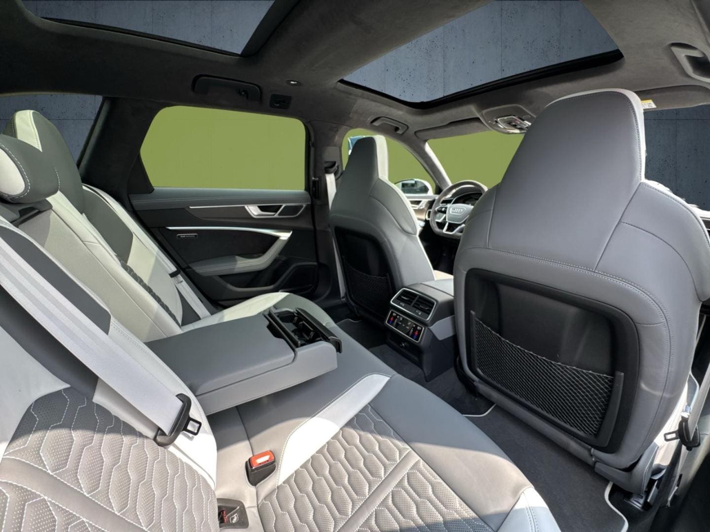 Bild über Audi RS 6 Avant TFSI quattro tiptronic - für weitere Informationen kontaktieren Sie den Audi Partner