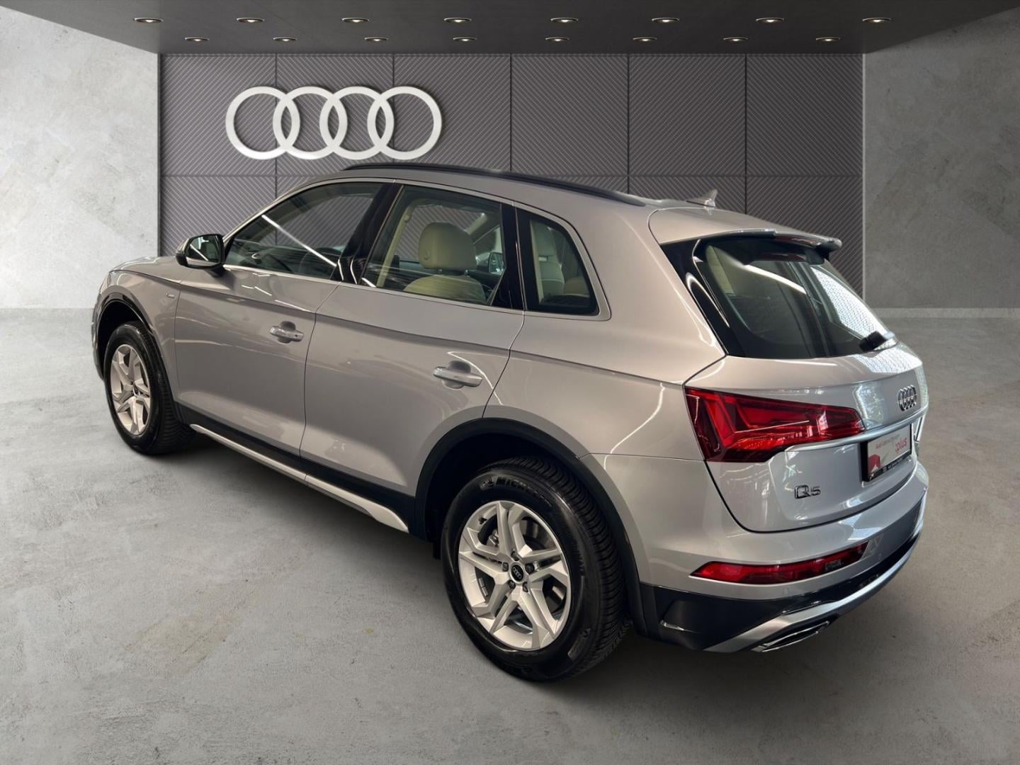 Bild über Audi Q5 40 TFSI quattro S tronic - für weitere Informationen kontaktieren Sie den Audi Partner