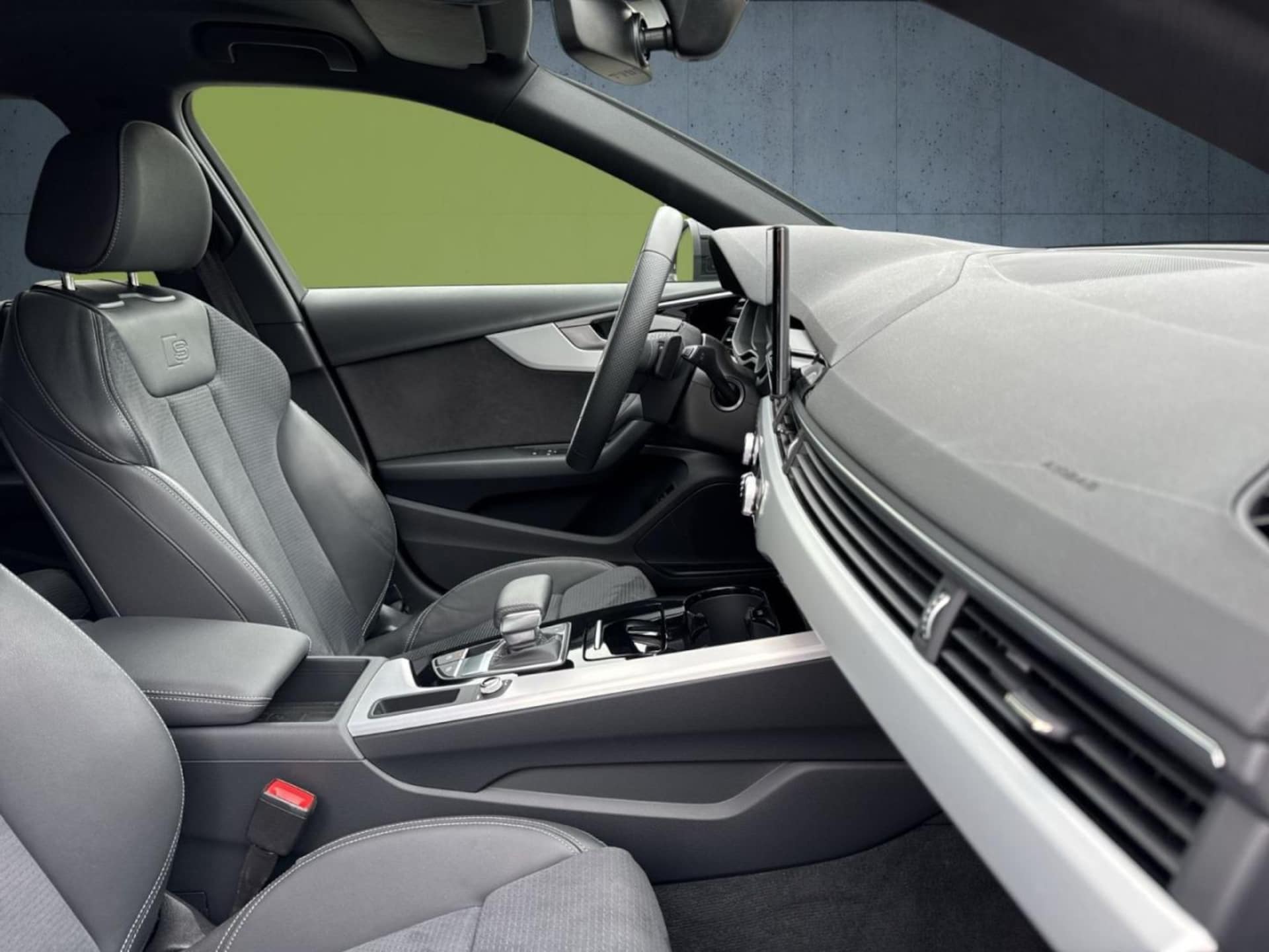 Audi A4 Avant S line