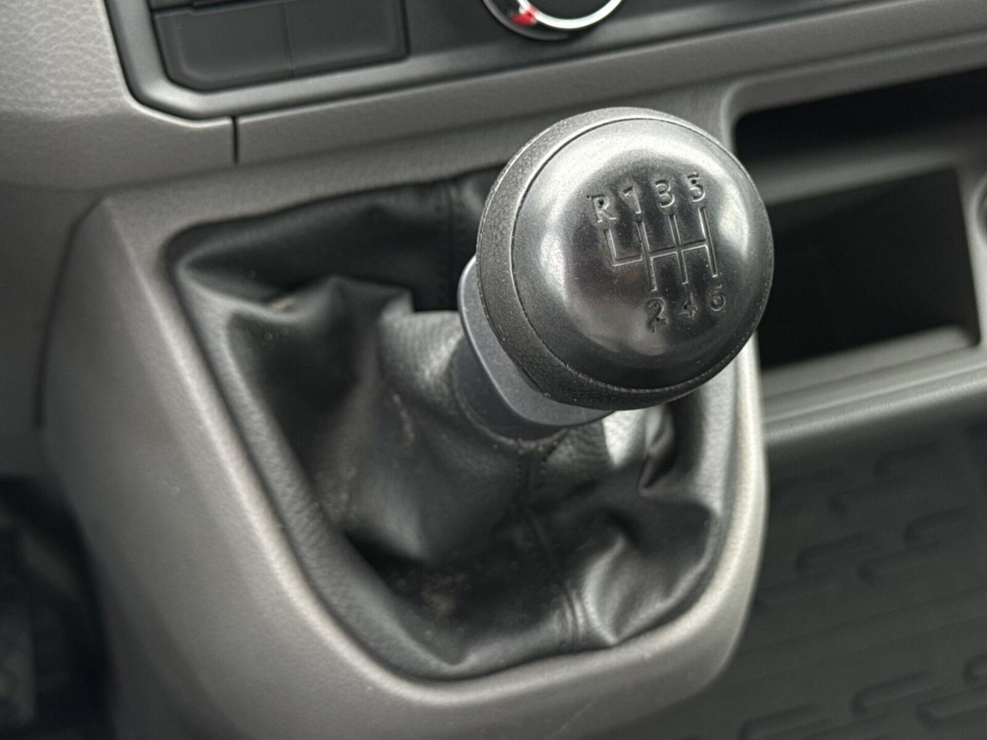 Volkswagen Crafter Furgon długi rozstaw osi