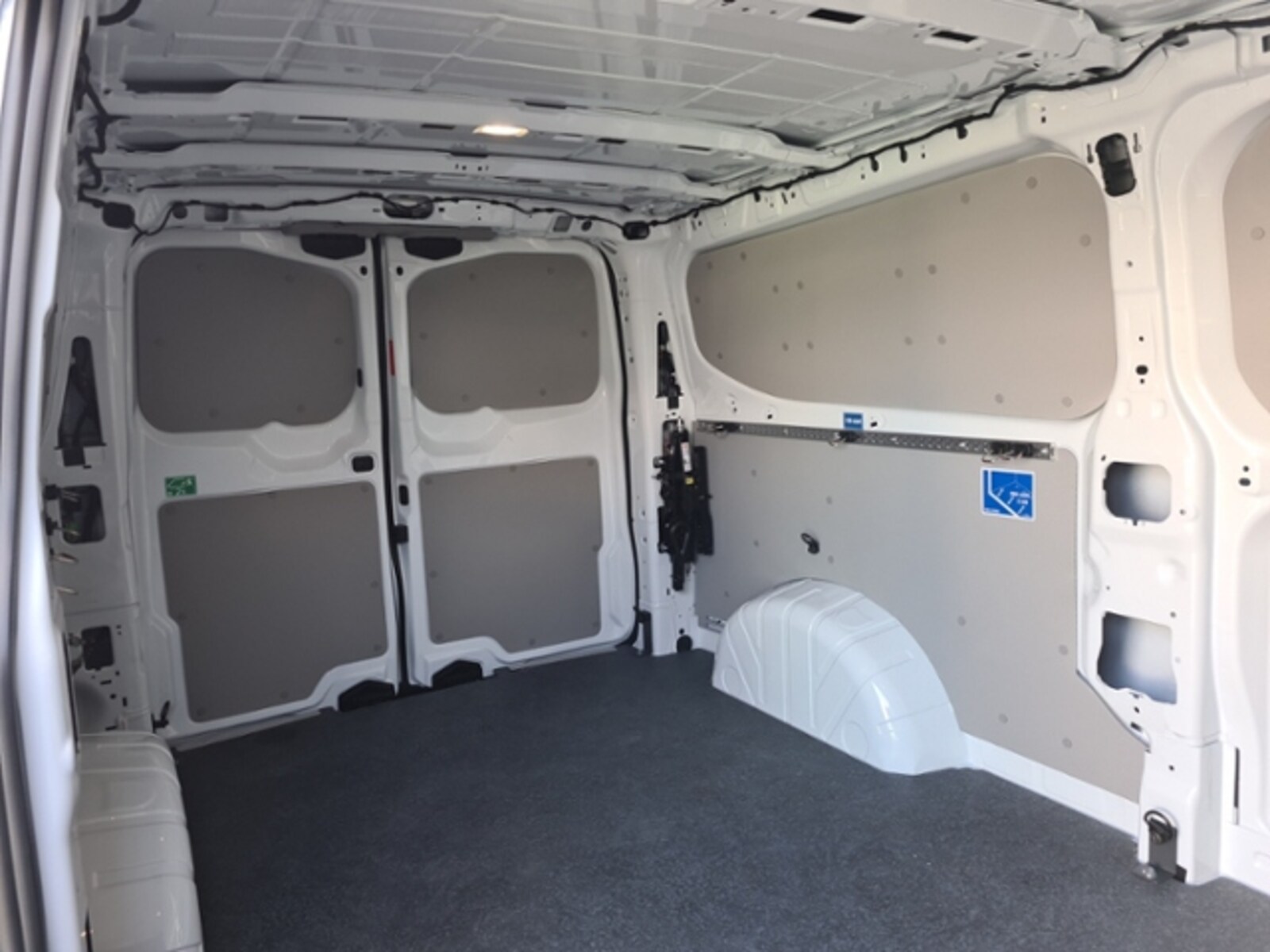 Volkswagen Transporter Kasten langer Radstand – Bild 16