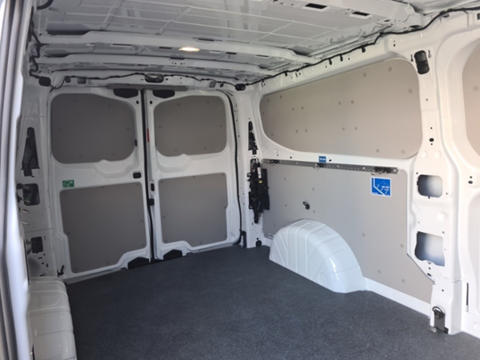 Volkswagen Transporter Kasten langer Radstand
